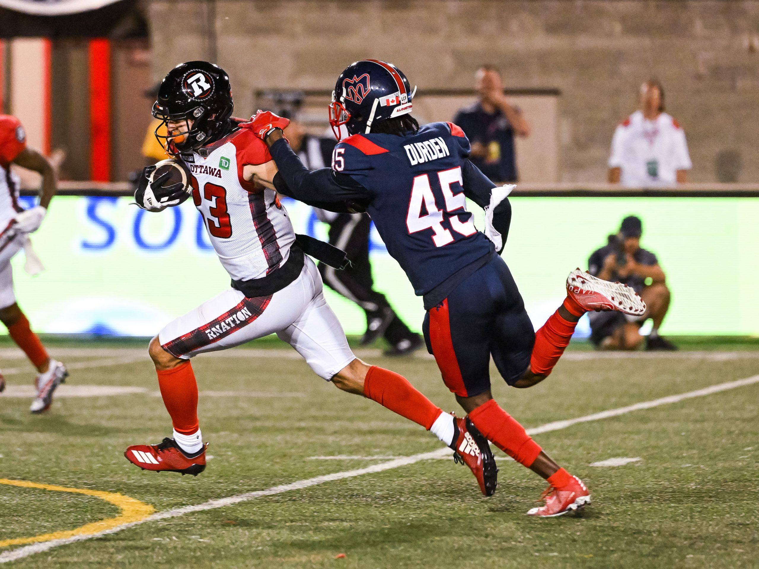 Alouettes clinch home playoff berth with win over Redblacks