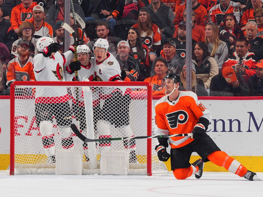 Giroux wins in return to Philly, Senators defeat Flyers 4-1