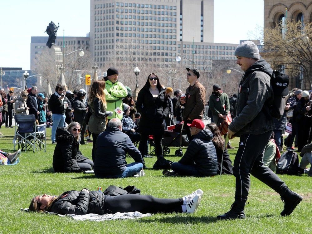 OTTAWA - April 20 , 2023 -PSAC strikers on Parliament Hill in Ottawa, April 20, 2023. Assignment 138968 Photo by Jean Levac/Ottawa Citizen