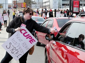 Carleton University teaching assistants and contract instructors picketed at the Bronson Street entrance to the university on March 27. The strike ended when the union and the university reached tentative agreements.