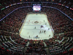 Fans watch Ottawa Senators, Philadelphia Flyers game