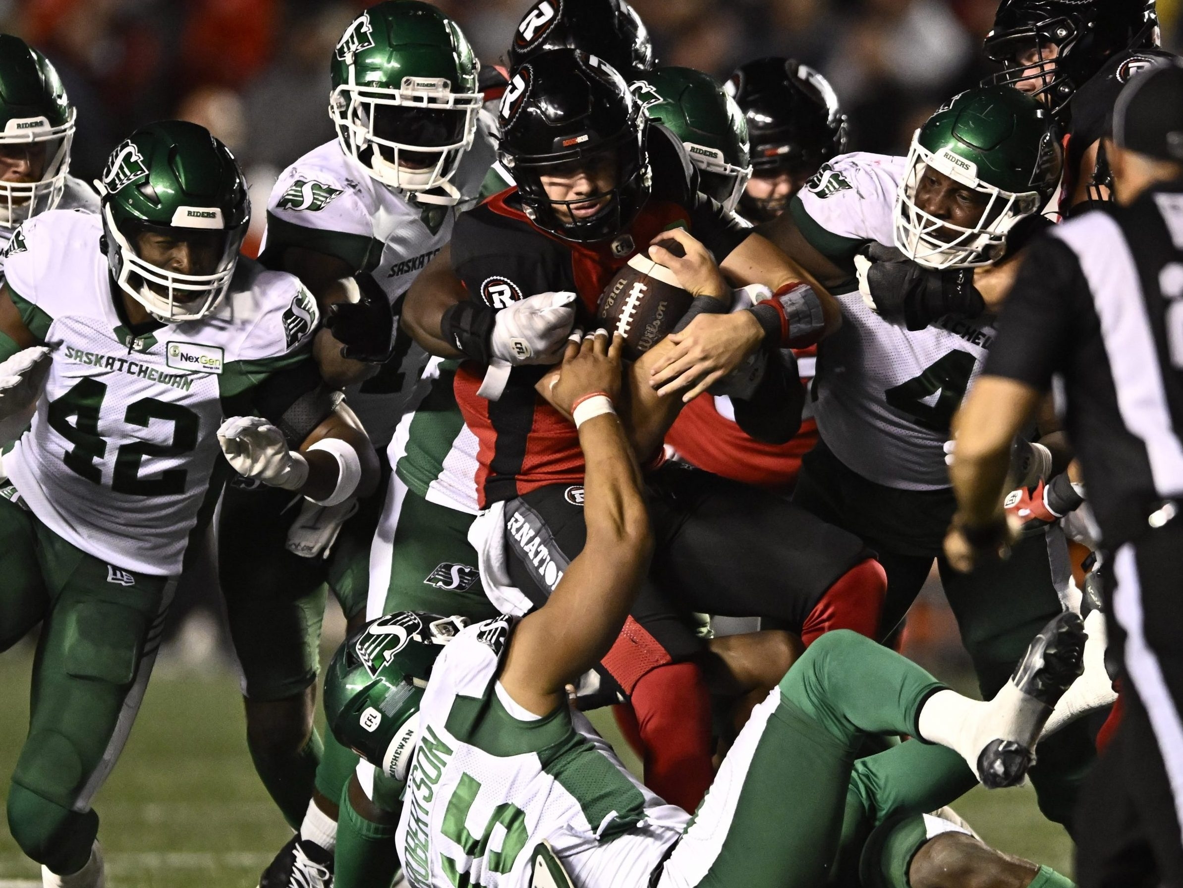 Saskatchewan Roughriders headed to playoffs after beating Montreal Alouettes  