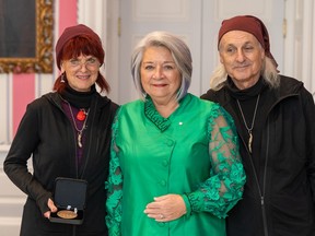 Art collective FASTWÜRMS (Kim Kozzi, left, and Dai Skuse, right) with Governor General Mary Simon