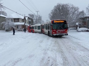 A flash snow storm with heavy windows is expected to cause problems in IOttawa-Gatineau Wednesday