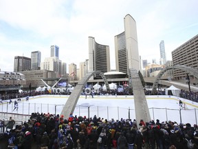 The Toronto Maple takke part in an outdoor practice in 2020.