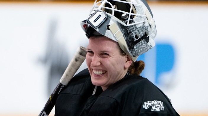 Abstreiter's .929 save percentage helps Germany to four wins