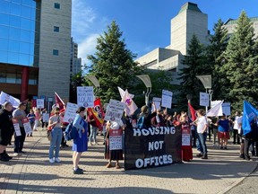 Members of CAPE and other federal unions rallied in front of Ottawa City Hall on Thursday morning.