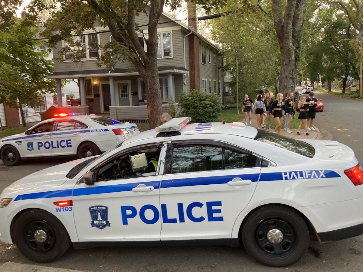 Halifax police make arrests at large street party near Dalhousie