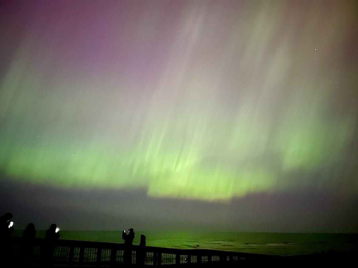 レア Aurora オーロラ ブラックナイト レッドナイト 英国 ENGLAND NVCIWXE67NCEHAJLVVCWHEH4I4.jpg