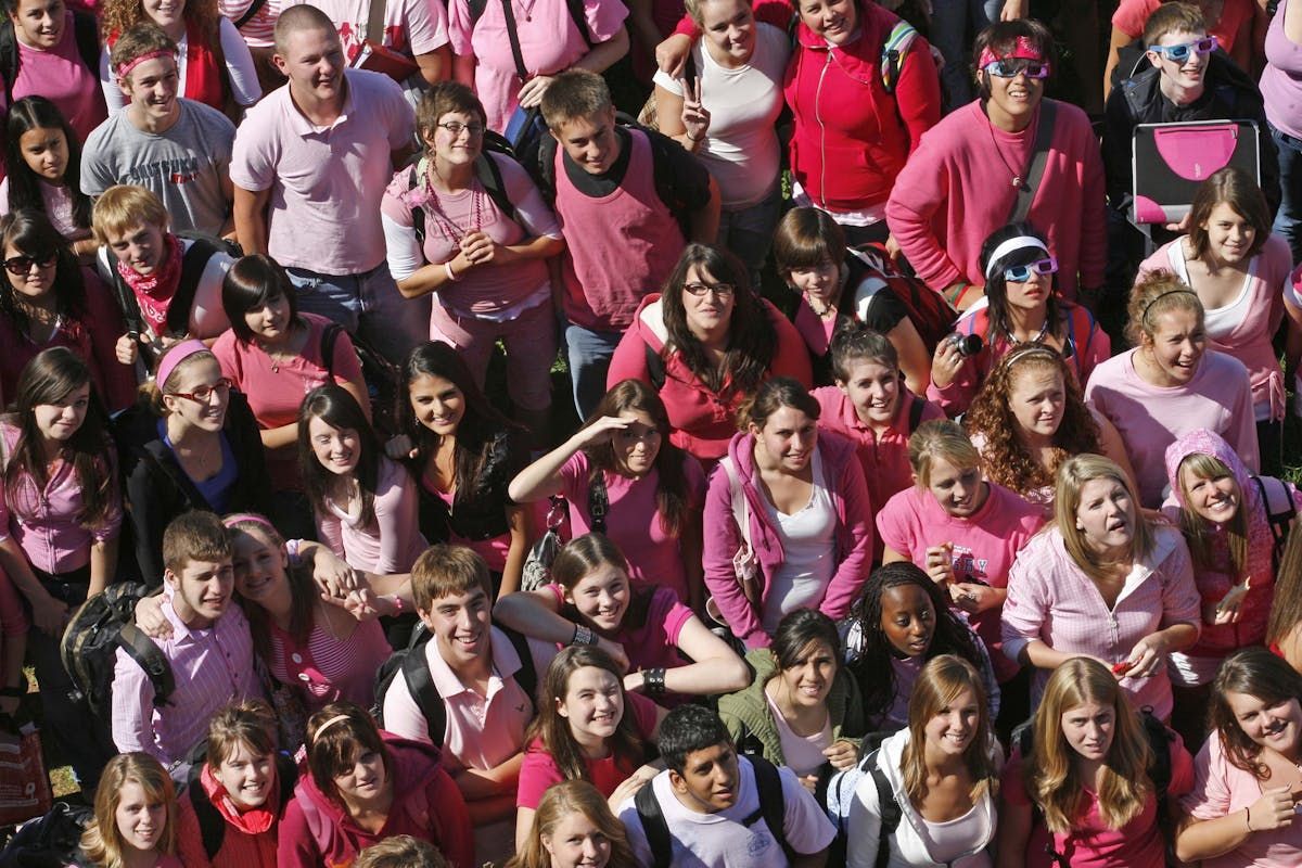 paul-w-bennett-what-has-pink-