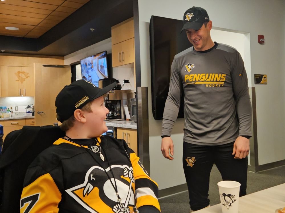 P.E.I. fan Myer Gallant meets Sidney Crosby