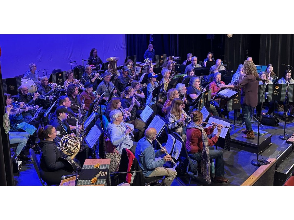 Late musician honoured at Cape Breton band's annual summer concert