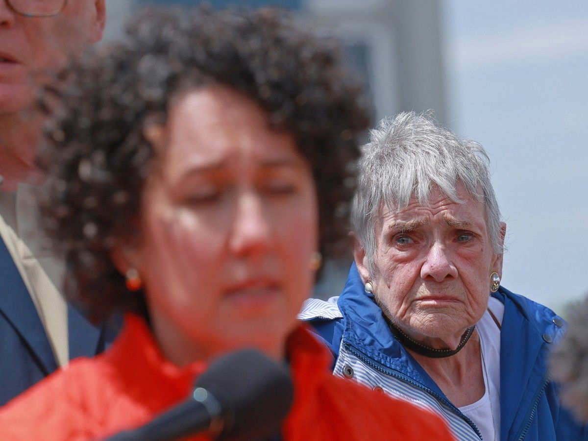 Upset seniors describe deteriorating living conditions inside nursing homes: 'The strike has been worse for the residents than for the strikers'
