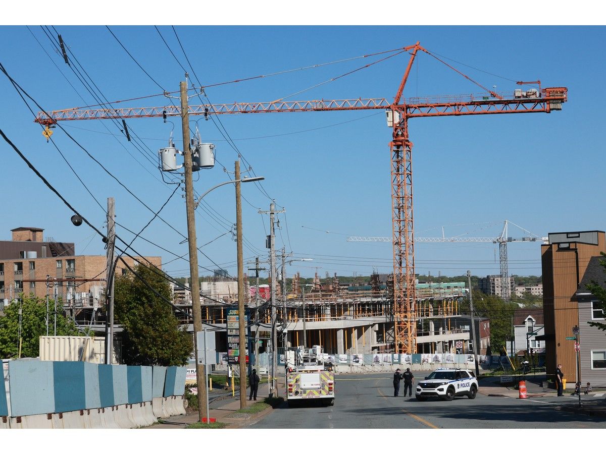 Crane at risk of falling prompts emergency response in Halifax