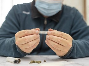 The U.S. Office of National Drug Control Policy uses 0.5 grams as a baseline amount for joints but a 2016 study found the average size of most joints is 0.32 grams. /