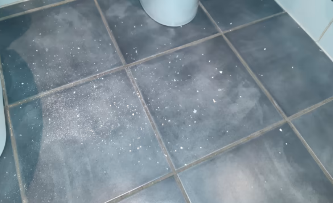 Flush rush Cocaine on bathroom floor suggests dealers tried to