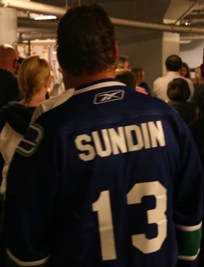Vancouver signs Mats Sundin 