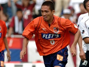 Jun Marques Davidson playing a J-League match for Omiya Ardija in 2005. (Etsuo Hara/Getty Images)