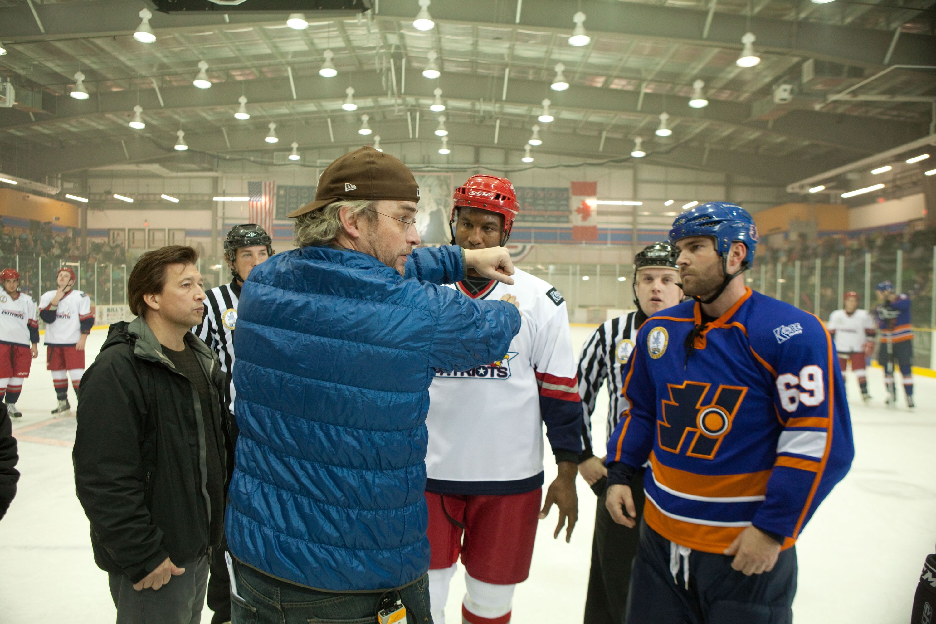 Director Dowse aims for the bleachers with hockey comedy Goon | The ...