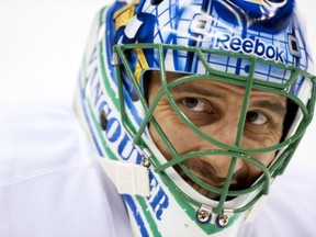 Roberto Luongo gets his fourth straight start tonight against the visiting Wild. (Photo: Jeff Vinnick/Getty Images.)