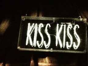 Kiss Kiss Drake Hotel