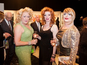 Mandy Kamp, Carlotta Gurl and Robyn Graves at the Art for Life gala