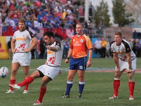 Phil Mack kicks the winning penalty goal in the 3rd place final vs Samoa at the USA Sevens in Las Vegas. (Judy Teasdale photo)