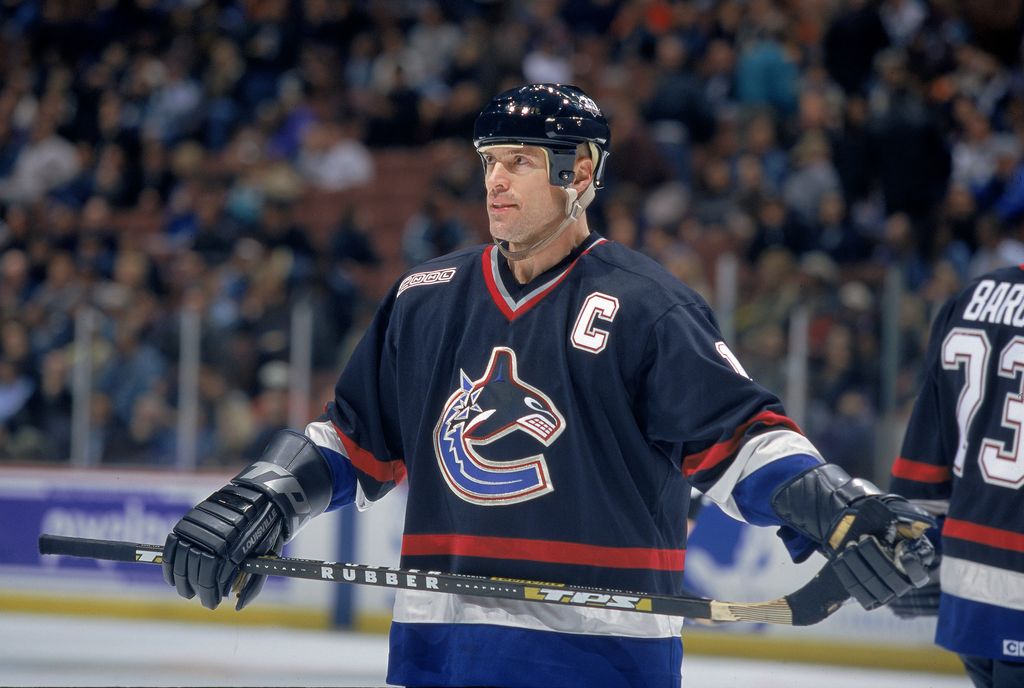23 Feb 2000: Mark Messier #11of the Vancouver Canucks skates on the ice during a game against the Anaheim Mighty Ducks at the Arrowhead Pond in Anaheim, California. The Canucks tied the Ducks 4-4 in overtime. Mandatory Credit: Kellie Landis  /Allsport