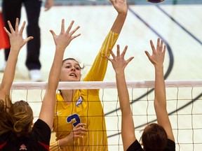 UBC's Rosie Schlagintweitstands above the crowd against the Laval Rouge et Or on Saturday in the CIS national semifinals at Regina. (Photo by Rob Weitzel)