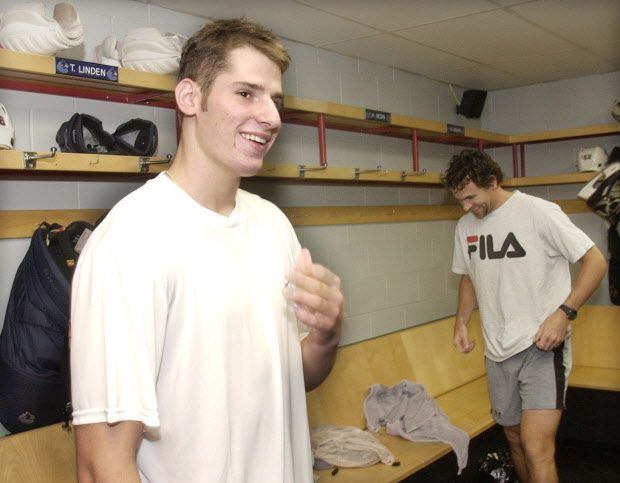 Kesler in the dressing room at Burnaby 8 Rinks with Trevor Linden in 2003    (Photo by Gerry Kahrmann/PMG)