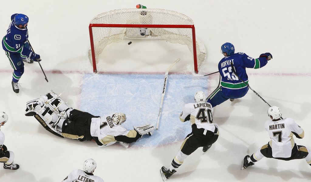 Pittsburgh Penguins v Vancouver Canucks