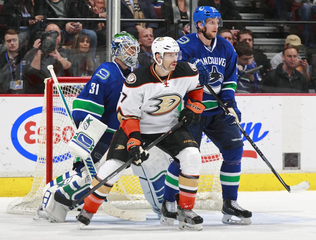 Ryan Kesler will be back jostling for position with Alex Edler and the like in front of Eddie Lack tonight. (Photo by Jeff Vinnick/NHLI via Getty Images)