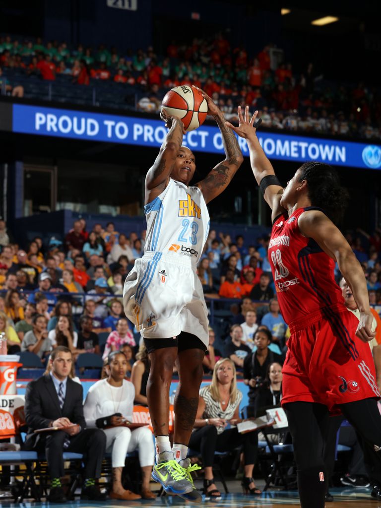 ROSEMONT, IL - JULY 15: Cappie Pondexter #23 of the Chicago Sky shoots the ball against the Washington Mystics on July 15, 2015 at the Allstate Arena in Rosemont, Illinois. NOTE TO USER: User expressly acknowledges and agrees that, by downloading and/or using this photograph, user is consenting to the terms and conditions of the Getty Images License Agreement.  Mandatory Copyright Notice: Copyright 2015 NBAE (Photo by Gary Dineen/NBAE via Getty Images)