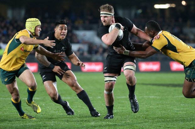 All Black Kieran Read of New Zealand (C) takes the ball up during the Bledisloe Cup rugby union match between the Australian Wallabies and New Zealand All Blacks in Auckland on August 15, 2015.   AFP PHOTO / FIONA GOODALLFiona GOODALL/AFP/Getty Images