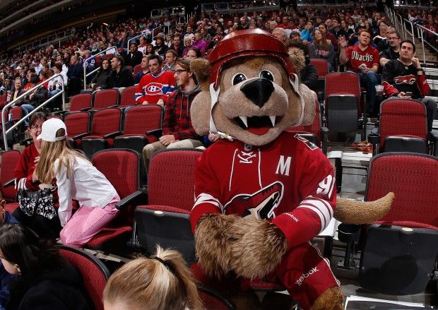 Arizona Coyotes mascot Howler the Coyote poses for a portrait on News  Photo - Getty Images