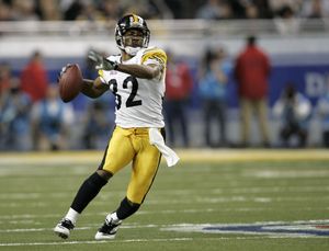 Feb 5, 2006; Detroit, MI, USA; Pittsburgh Steelers wide receiver (82) Antwaan Randle El passes to Hines Ward (not pictured) for a touchdown in the fourth quarter of Super Bowl XL at Ford Field. Pittsburgh won 21-10 over the Seattle Seahawks. Mandatory Credit: Joe Robbins-US PRESSWIRE Copyright © 2006 Joe Robbins ORIG FILE ID: 20060205_cjg_sr3_239.jpg