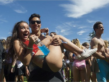 A couple dances as THEY perform at the FVDED in the Park.