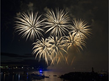 The fireworks display from team USA Disney at the Honda Celebration of Light at English Bay, Vancouver, July 30 2016.  ( Gerry Kahrmann  /  PNG staff photo)