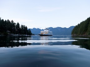 BC Ferries arriving into Snug Cove. Alex Guiry / Destination BC