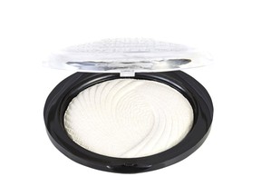 Makeup Revolution Vivid Highlighter.