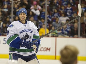 Eddie Lack tried his luck in the hardest-shot competition at the Canucks SuperSkills event in 2014.