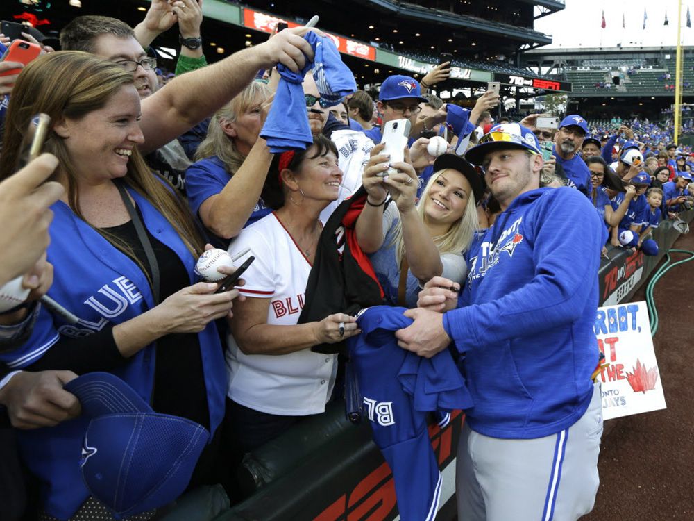 Willes: 'Polite' Jays fans invade Seattle for crucial series with M's
