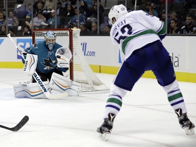 Canucks' game day: Sharks look to sink teeth into struggling
