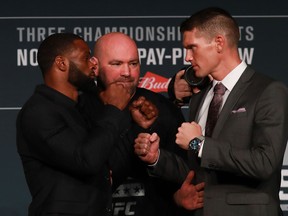 NEW YORK, NY - NOVEMBER 10:  UFC Welterweight Champion Tyron Woodley and Stephen Thompson face off for a photo during the UFC 205 press conference at The Theater at Madison Square Garden on November 10, 2016 in New York City.  (Photo by Michael Reaves/Getty Images)
