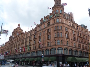 The world’s finest department store is found in the posh Knightsbridge neighbourhood of London. Not far from Buckingham Palace.