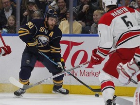 Buffalo Sabres forward Ryan O&#039;Reilly (90) controls the puck during the first period of an NHL hockey game against the Carolina Hurricanes, Thursday, Dec. 22, 2016, in Buffalo, N.Y. O&#039;Reilly is out indefinitely after having his appendix removed during the NHL&#039;s holiday break this past weekend.THE CANADIAN PRESS/AP/Jeffrey T. Barnes