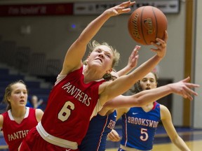 Abbotsford Panthers' Grade 11 guard Sienna Lenz scored 26 points and was named TBI 2016 MVP on Saturday night in Langley. (Gerry Kahrmann, PNG photo)