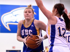 UBC Thunderbirds' Maddiosn Penn scored 37 points Saturday as the UBC Thunderbirds improved to 8-0 in Canada West conference play.