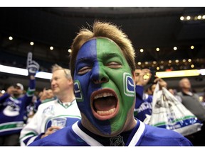 Postmedia hockey reporter Jason Botchford, picking up on the Canucks' everyone-deserves-credit craze, includes the National Hockey League team's fans for showing up to cheer on his Top 10 creditworthy list.