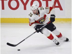 Former Florida Panthers Thomas Vanek and the Vancouver Canucks agreed to a one-year contract on Friday worth US$2 million.